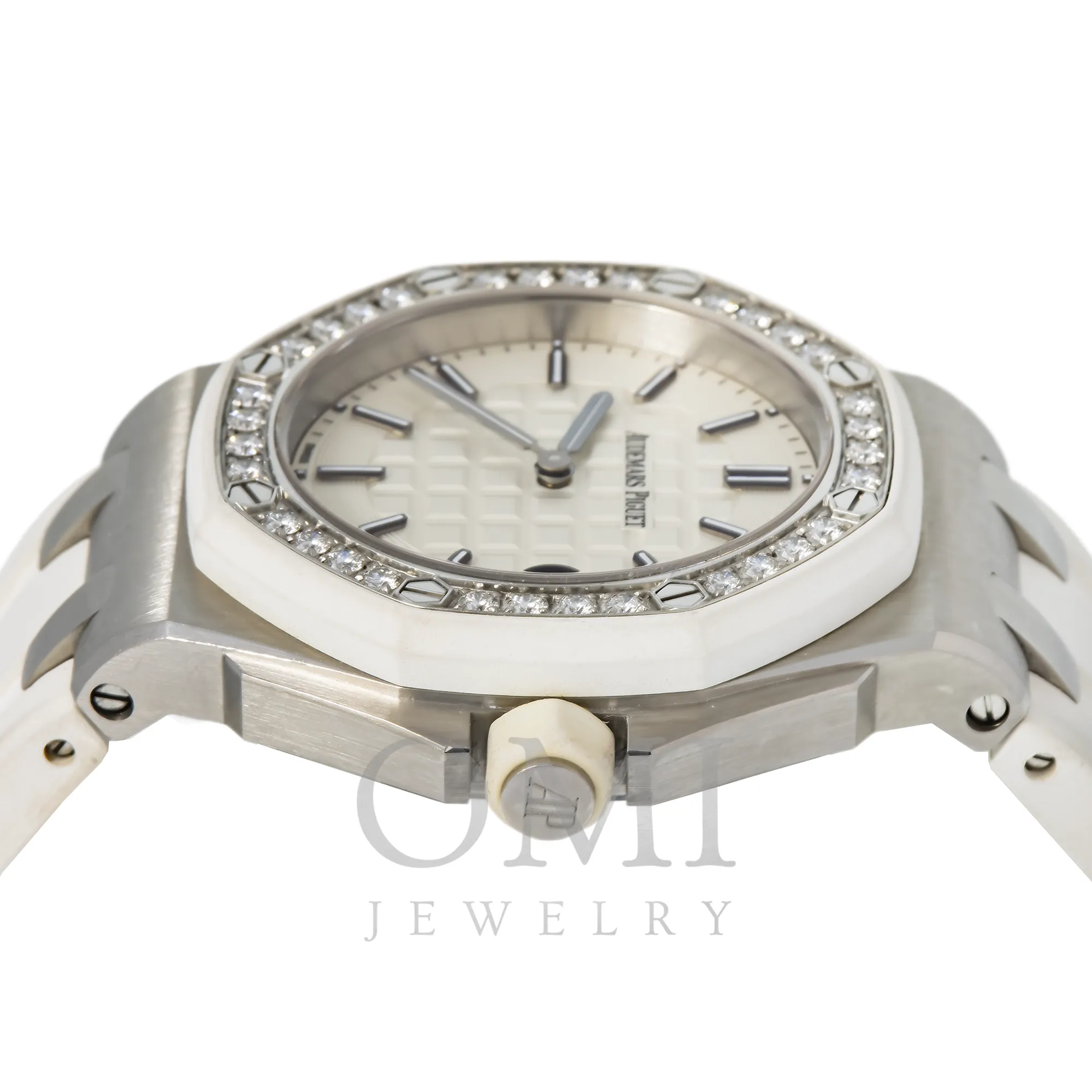 Audemars Piguet 67540SK.ZZ.A010CA.01 Royal Oak Offshore Quartz 37mm White Index Diamond Bezel Stainless Steel Rubber Automatic