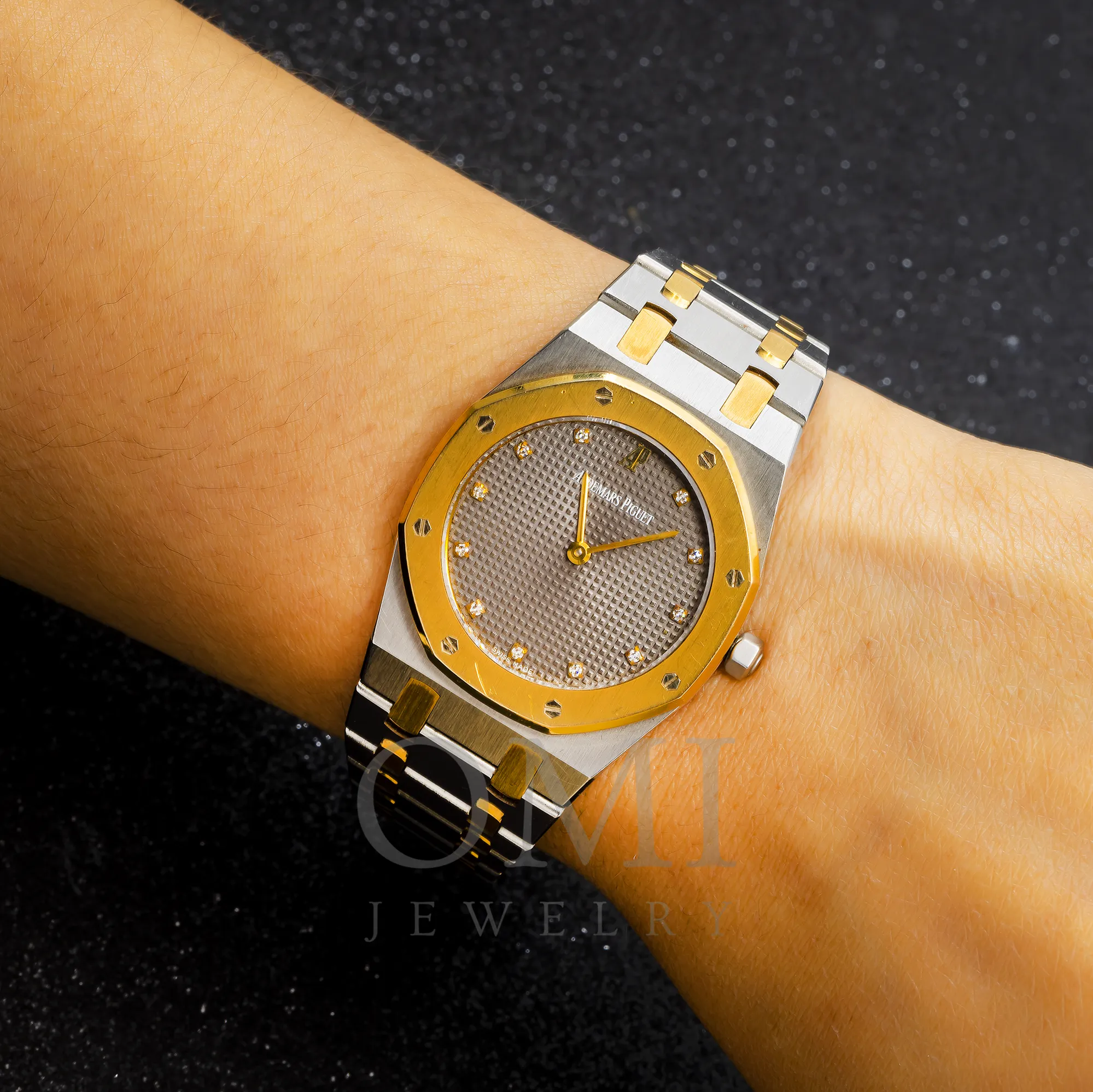 AUDEMARS PIGUET ROYAL OAK LADY 11470SA 30MM GREY DIAMOND DIAL WITH STAINLESS STEEL /YELLOW GOLD BRACELET