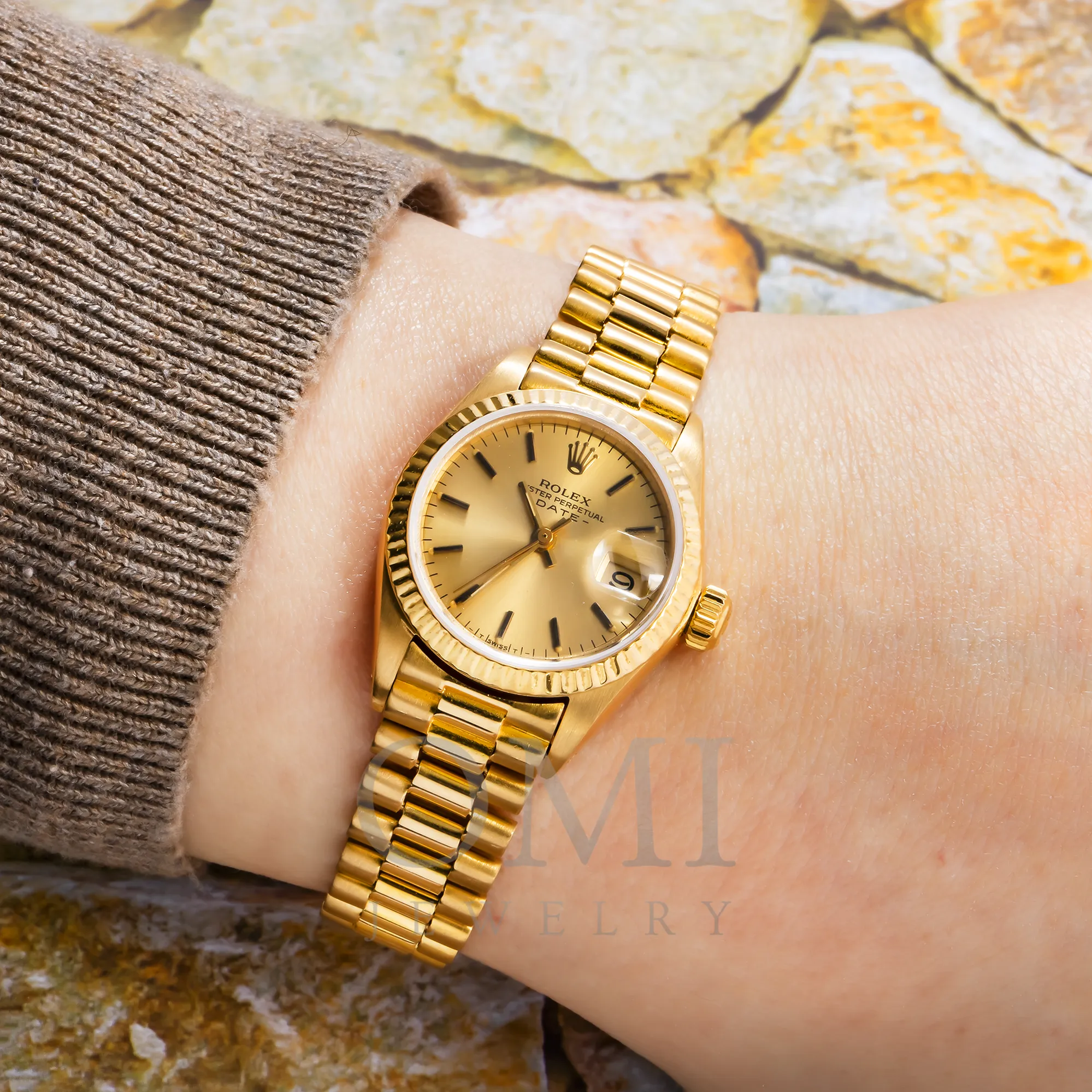 ROLEX LADY-DATEJUST 6917 26MM CHAMPAGNE DIAL WITH YELLOW GOLD PRESIDENT JUBILEE BRACELET